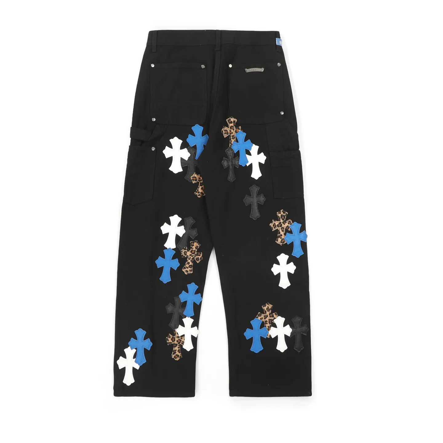 P280 ChromeHearts & ChromeHearts Patent Leather Spliced Blue White Leopard Print Cross Spliced Leather Straight Jeans Ceiling-Level Jeans Hard to Find at the Counter About Zangyin This is an extremely luxurious fashion brand that can also be called the aristocrat of the high street. It has always been an exclusive brand for some hipsters or the rich second generation. Compared with ordinary high streets, it is more luxurious and noble. Compared with luxury brands, it is more fashionable and individual. Top heavy industry fashion design has always been created in the high street luxury style. Speaking of this style, the Zangyin family and the GU family are definitely the leading representative brands. Especially the Zangyin family's creation of high-street style has really reached a state-of-the-art effect. The use of unique washed materials to create this style is already quite eye-catching. It is embellished with pink patchwork cross flowers, which cleverly highlights the brand's charm. Secondly, this style adopts a classic high-waist cut design, which highlights the long legs and fashionable temperament of the upper body. The brand is highly recognizable and the slim fit configuration is more suitable for daily wear. The personality will be fashionable and the specifications can be clearly interpreted. Needless to say, materials and craftsmanship. As an excellent craftsman brand, Zangyin’s requirements for details and craftsmanship are really perfect. The washed color of this model alone has gone through a lot of processes, not to mention the embellishment of denim appliqués. It is also purely handmade and sewn. Just like what they believe in, only handmade things have a soul. Only then does it have the meaning of dressing. A top-notch heavy-duty fashionable denim item. Size: 28/30/32/34/36 Waist: 69/74/79/84/89 Sitting: 97/102/107/112/117 Pants length: 102/104/106/108/110